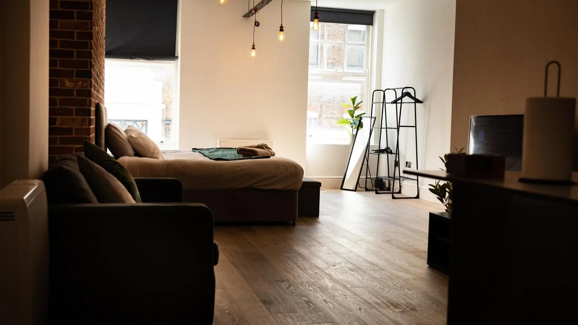 Brighton Studio By The Beach & High Road 0*,